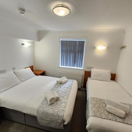 Sk Heathrow Hotel Hayes  Dış mekan fotoğraf
