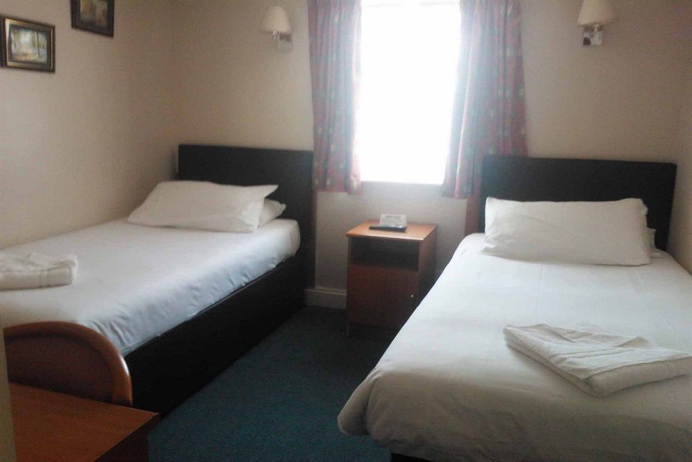Sk Heathrow Hotel Hayes  Dış mekan fotoğraf