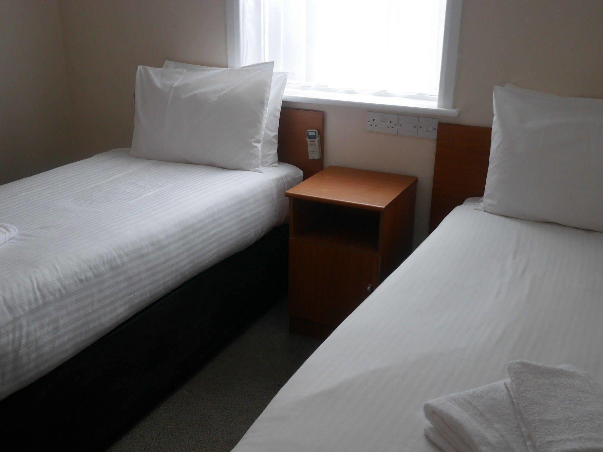 Sk Heathrow Hotel Hayes  Dış mekan fotoğraf