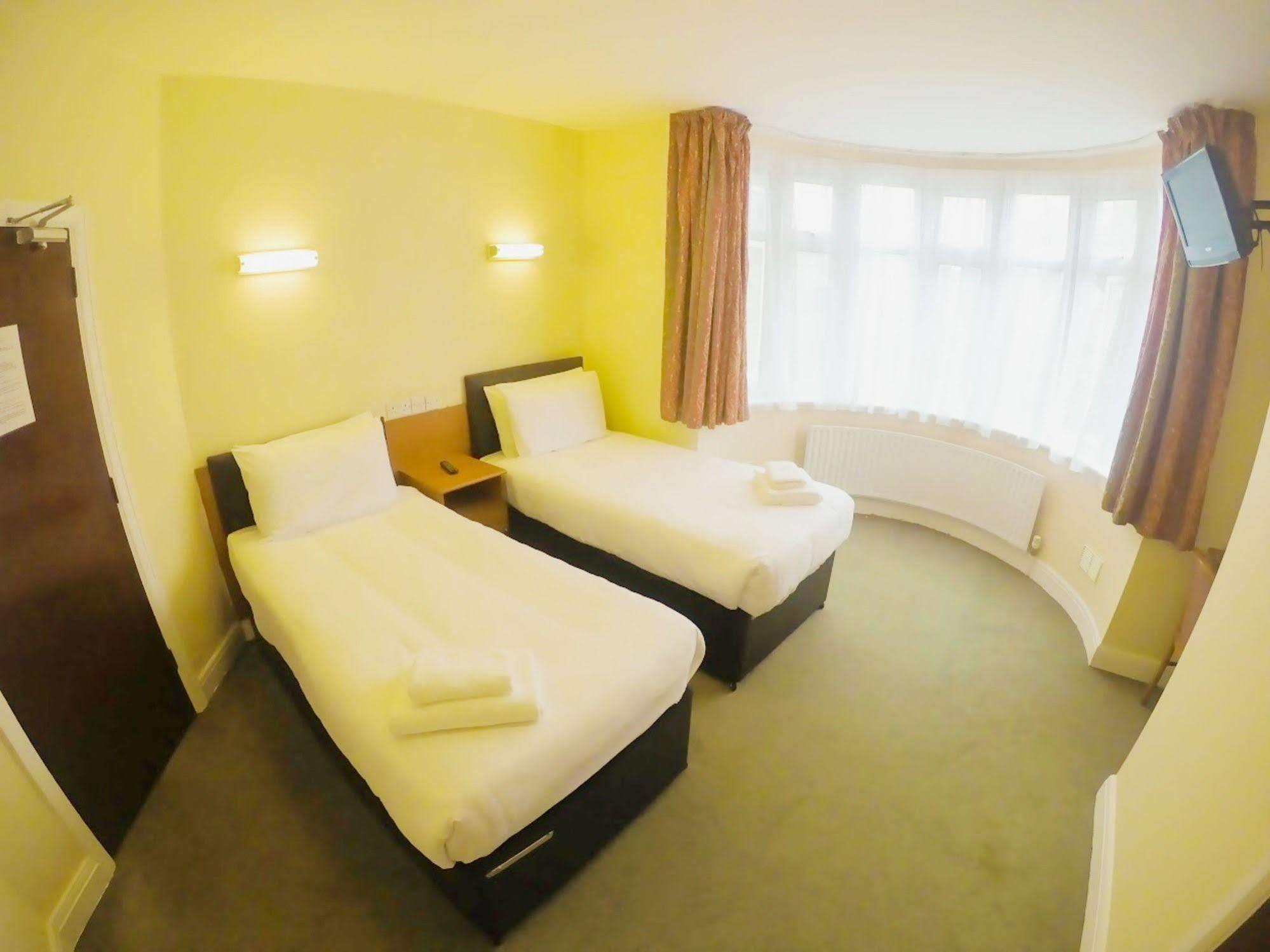 Sk Heathrow Hotel Hayes  Dış mekan fotoğraf